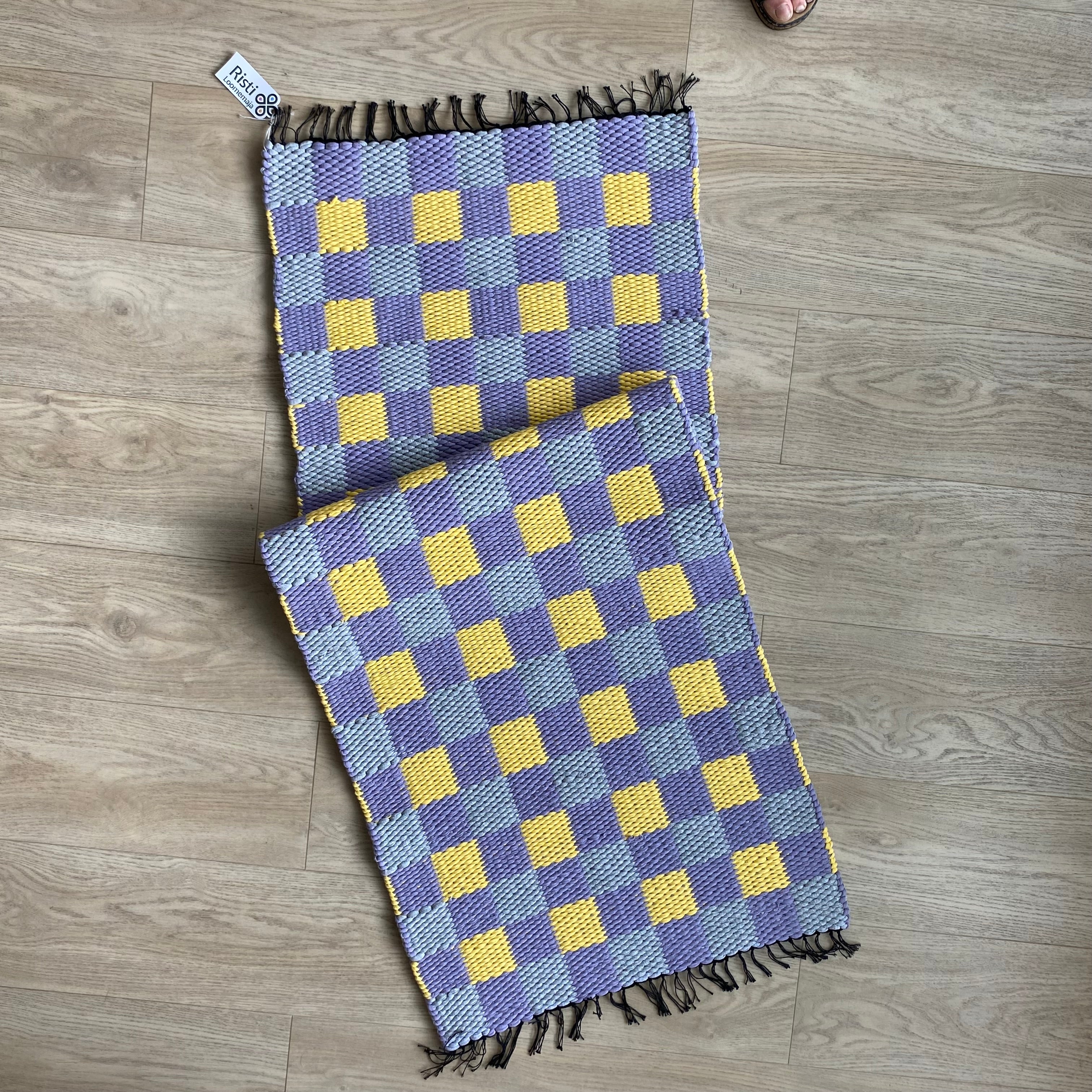Päikeseruut – mustriline trikoovaip 147 × 55 cm
