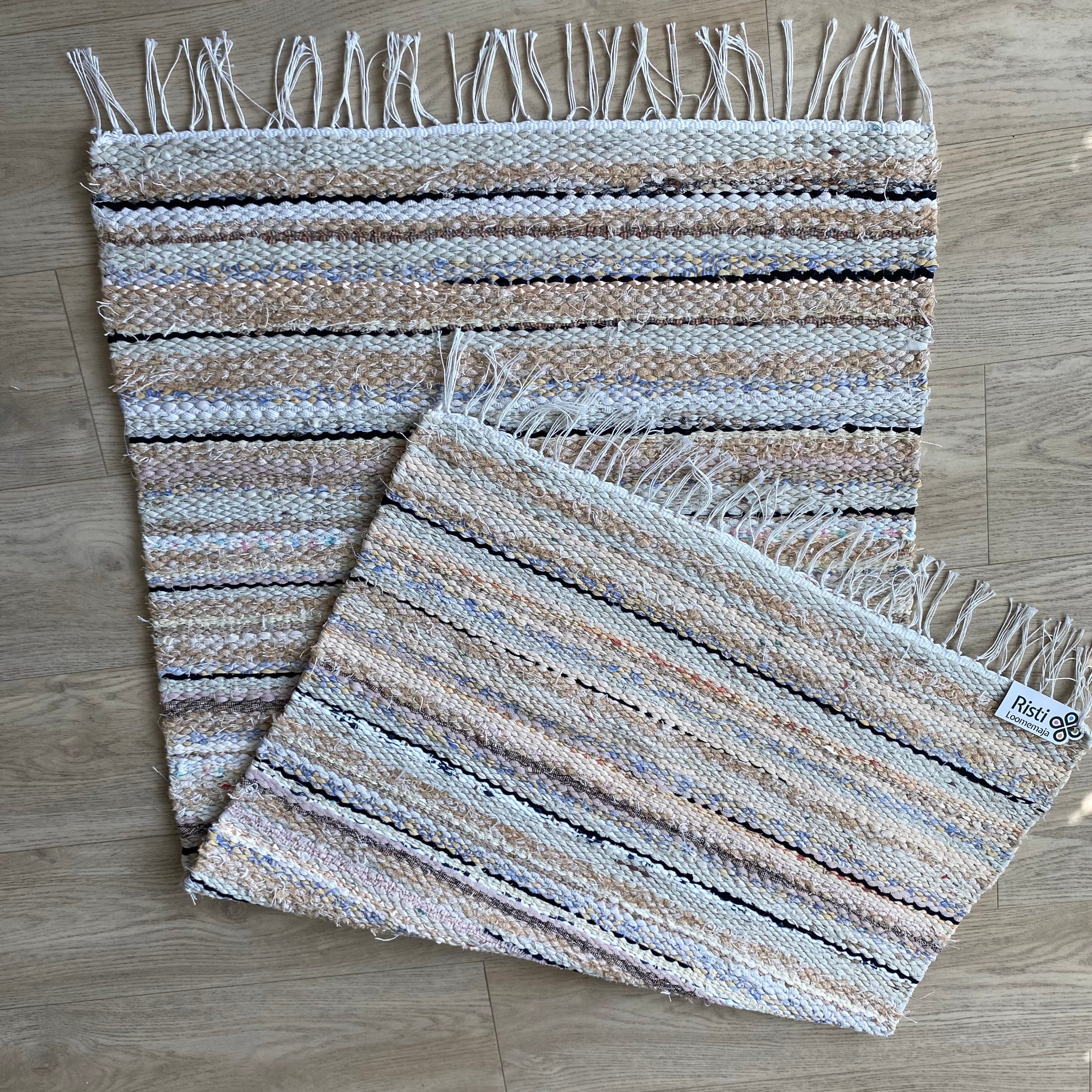 Liivarand – heledates looduslikes toonides kaltsuvaip 136 × 75 cm