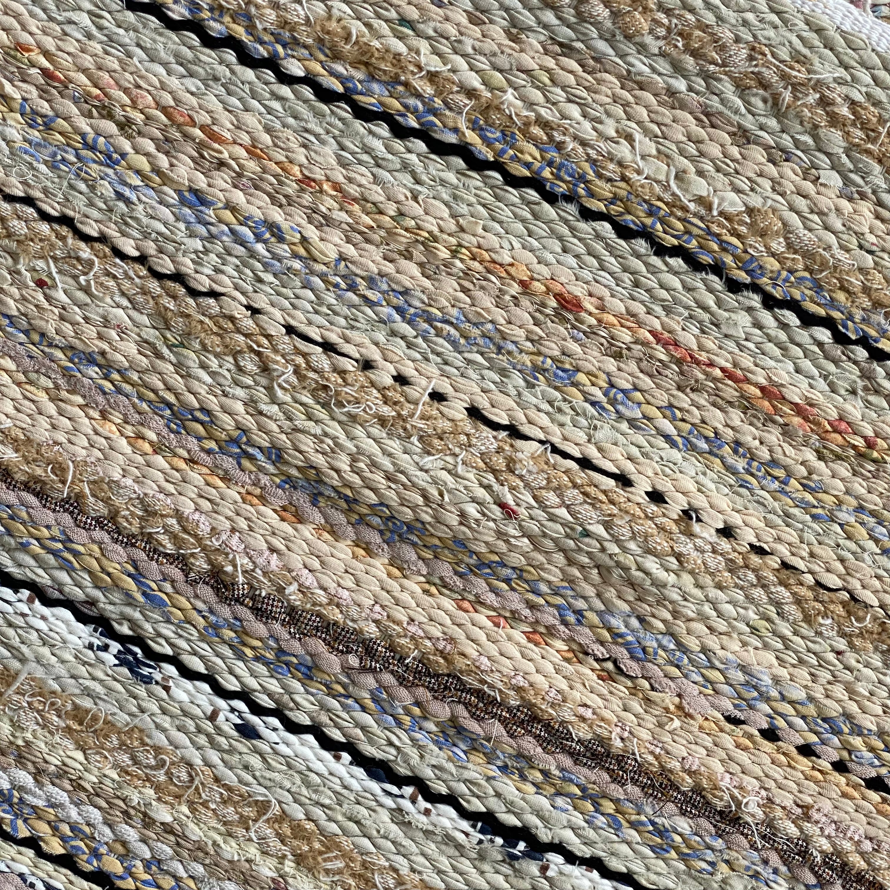 Liivarand – heledates looduslikes toonides kaltsuvaip 136 × 75 cm